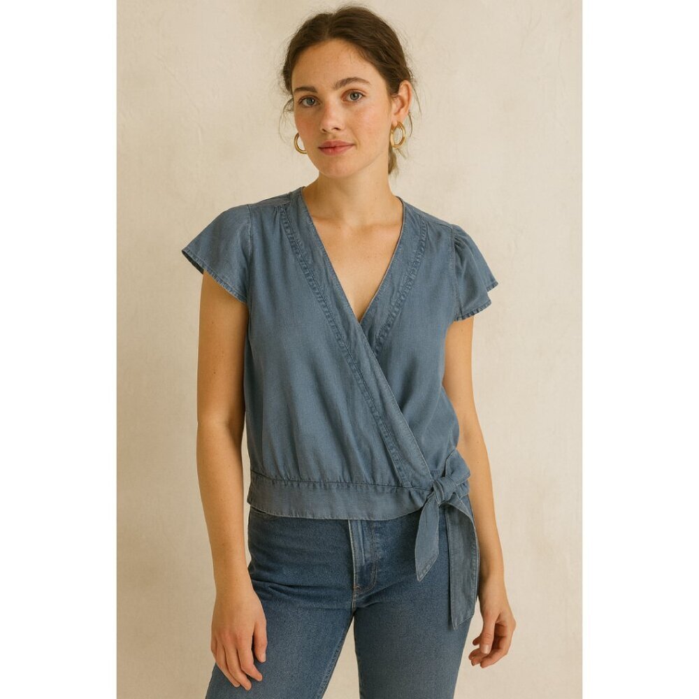 Banana Republic Petite Wrap Top Denim Chambray Look Size S Short Sleeve Tie‎